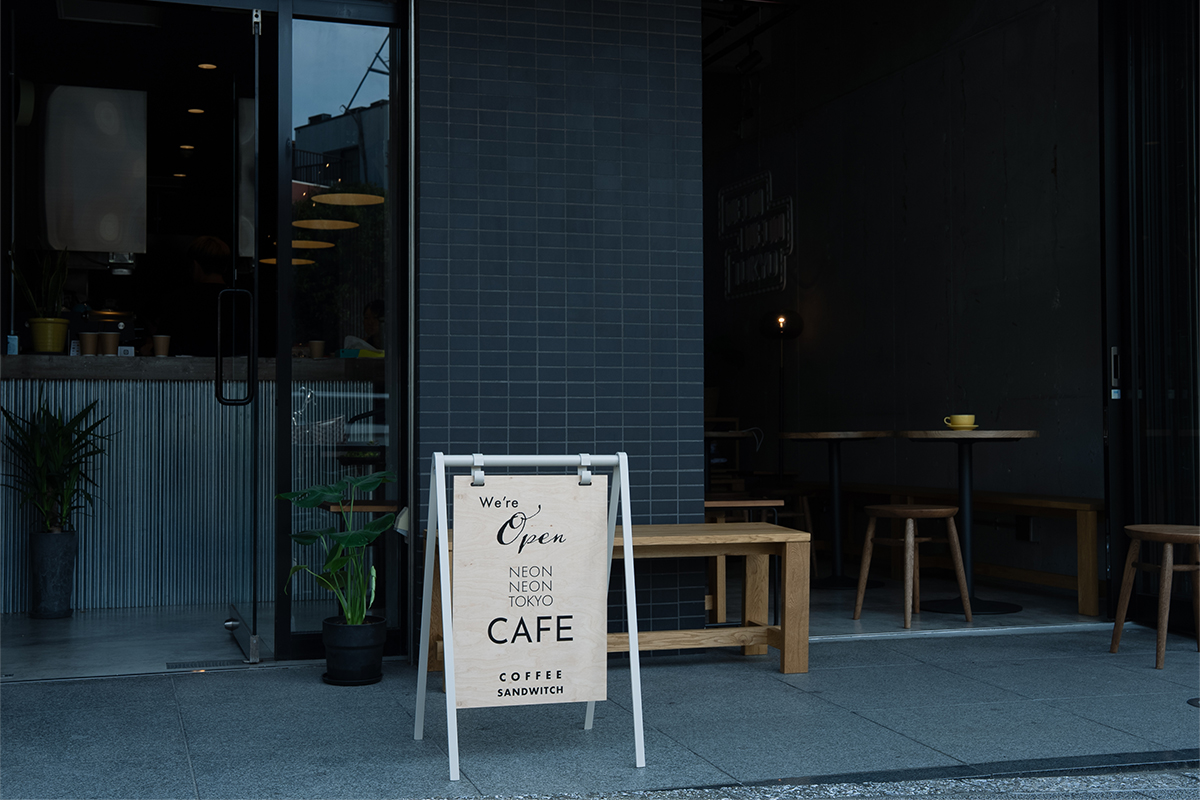 カフェの家具セレクトとコーディネート｜FOOD＆DESIGN w/ Amond「食」の企画とデザインとweb